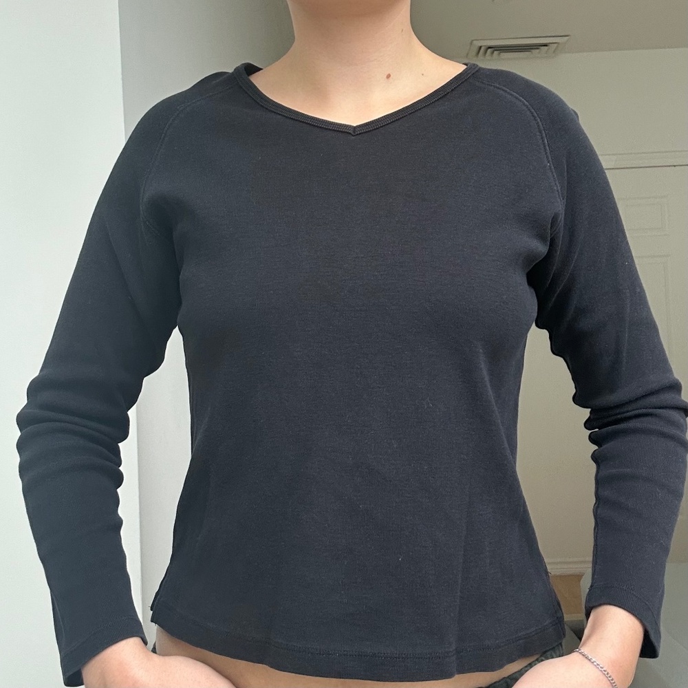 VINTAGE BLACK V-NECK COTTON TOP